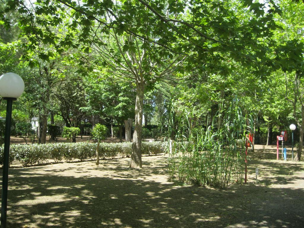 Camping Le Rebau Montblanc Exterior foto